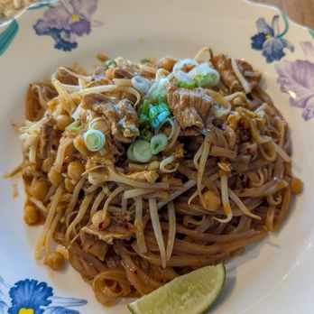 Ni Burmese - Kat kyi kaik - spicy Burmese fried noodle dish (we chose pork) - Burmese Near Me - Milwaukee, Wisconsin