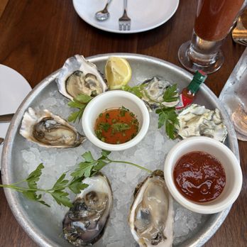 Barrel House Tavern - Raw oysters - New American Near Me - Sausalito, California