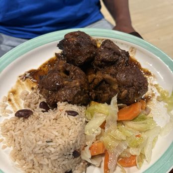 Gladys' Cafe - Oxtails - Caribbean Near Me - Charlotte Amalie, Virgin Islands Gladys' Cafe - Oxtails - Caribbean Near Me - Charlotte Amalie, Virgin Islands