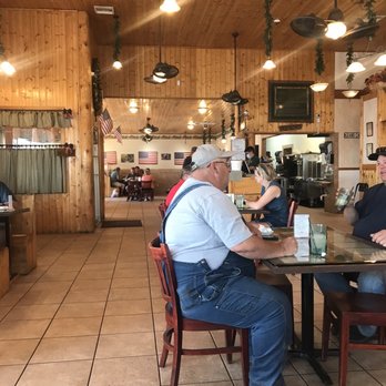 Pine Country Restaurant - Interior - Breakfast & Brunch Near Me - Williams, Arizona Pine Country Restaurant - Interior - Breakfast & Brunch Near Me - Williams, Arizona