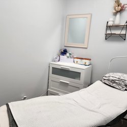 Lavish Nails & Spa - Waxing room
