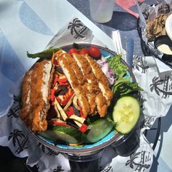 Long Bridge Bar, Grill & Marina - House salad with crispy chicken 5/5!