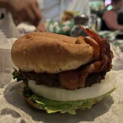 Dagwood's Tavern & Grill - Bacon burger
