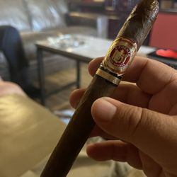 Riverside Cigar Shop & Lounge - Arturo Fuente Hemingway