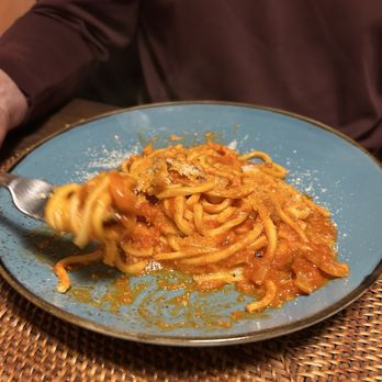 La Vecchia Locanda - Pasta with pecorino, tomato, and bacon. - Italian Near Me - Rome, RM
