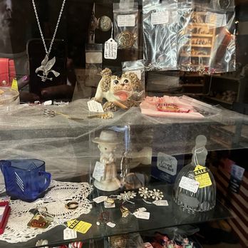 Delectable Collectables - Antiques Near Me - Angelica, New York Delectable Collectables - Antiques Near Me - Angelica, New York