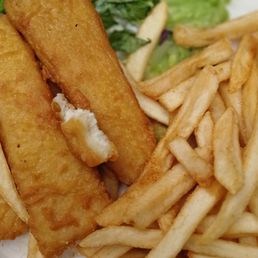 Who puts a salad in the container with hot fish and stale fries Who puts a salad in the container with hot fish and stale fries