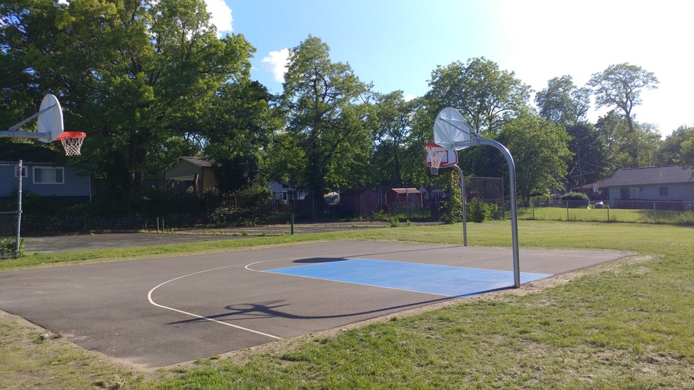 ROCKWELL PARK Updated September 2024 1106 Trimble Ave, Kalamazoo
