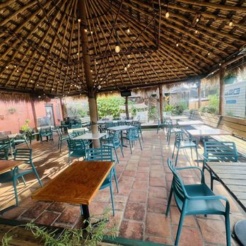 The Toasted Coconut - Outdoor patio seating - New American Near Me - Houston, Texas