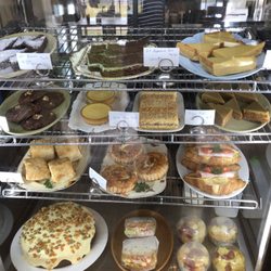 Tom & Shorty - Yummy counter food