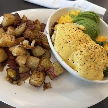 Eggs Up Grill - Crab-ocado Scrambler - Breakfast & Brunch Near Me - Milton, Georgia Eggs Up Grill - Crab-ocado Scrambler - Breakfast & Brunch Near Me - Milton, Georgia