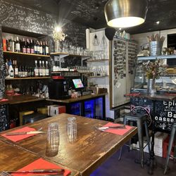 Tete De Cochon - Interior