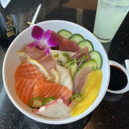 Chirashi bowl Chirashi bowl
