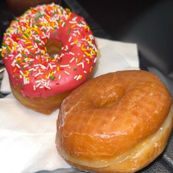 Randy's Donuts - Donuts Near Me - Inglewood, California