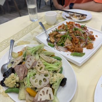 Farmhouse Restaurant - Mixed veggies and sea clams with peppers - Chinese Near Me - Brooklyn, New York Farmhouse Restaurant - Mixed veggies and sea clams with peppers - Chinese Near Me - Brooklyn, New York