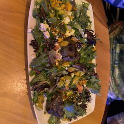 Rustic Kitchen Bistro & Bar - Strawberry salad with steak