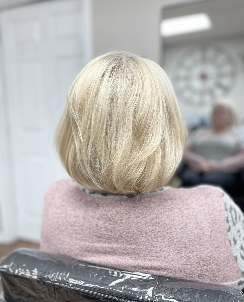 GAIL RIGGS AT THE BEAUTY COLLECTIVE - Updated January 2025 - 75 Photos ...