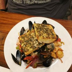 Neptune's Seafood Pub - Seafood Linguine