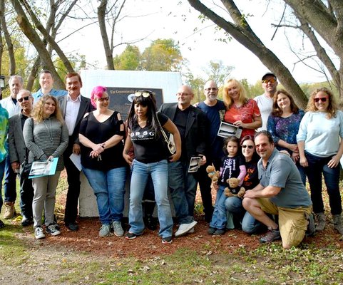 Thom Reed - UFO Park by null