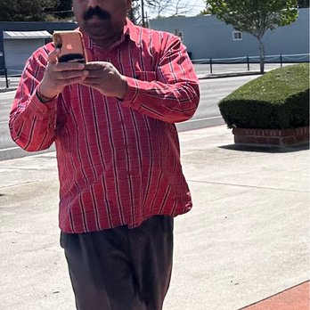 SFO Reprographics - Unhinged owner threatening his customer outside. He looked like he was going to attack me. - Printing Services Near Me - San Jose, California