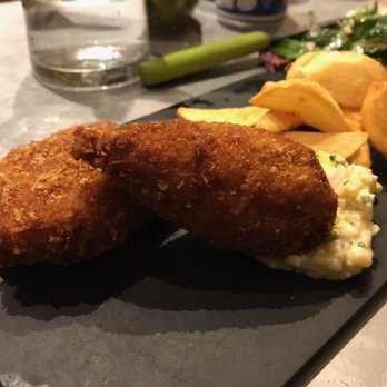 L'Avant Comptoir - Fried chicken with creamy sauce and fries - Tapas Bars Near Me - Paris, 75