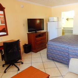 Lake Houmas Inn - Single