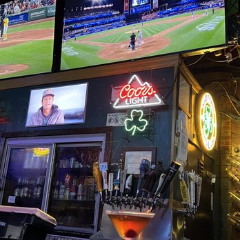 O'Malleys Bar - Yankees Vs the Mets, so I'll have a Manhattan - Sports Bars Near Me - Santa Barbara, California O'Malleys Bar - Yankees Vs the Mets, so I'll have a Manhattan - Sports Bars Near Me - Santa Barbara, California