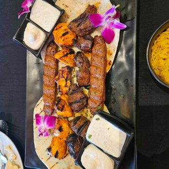 La Vie Mediterranean Restaurant - Meat sampler - Lebanese Near Me - Pompano Beach, Florida