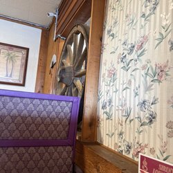 Sirinya's Thai Restaurant & Lounge