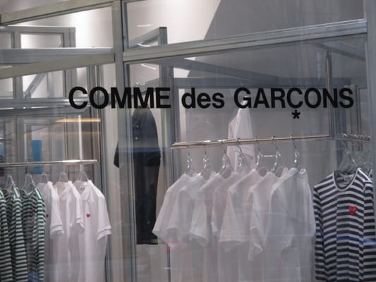 Comme Des Garcons Marunouchi Outlet Stores 丸の内3 4 1 有楽町駅 千代田区 東京都 Japan Phone Number Yelp