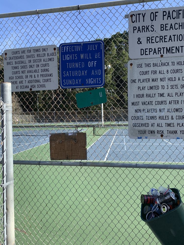 Terra Nova Tennis Courts Logo