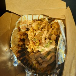 tater's tacos - Tater's tacos with bbq chicken and no cheese!! DANG GOOD!