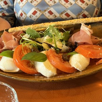 Pizzeria Gennaro - Salade cabrese - Pizza Near Me - La Louvière, WHT Pizzeria Gennaro - Salade cabrese - Pizza Near Me - La Louvière, WHT