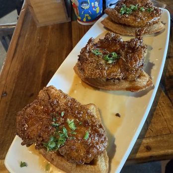 Finney's Crafthouse - Stevenson Ranch - Chicken & waffles - New American Near Me - Stevenson Ranch, California