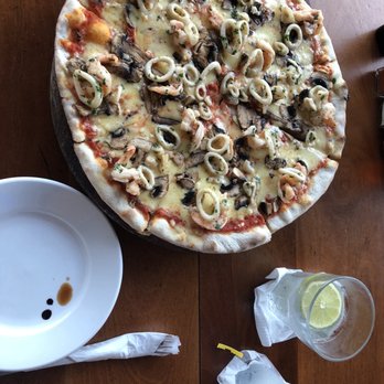 La Querida - Custom pizza with shrimp, calamari and mushroom - Pizza Near Me - Tulum, ROO La Querida - Custom pizza with shrimp, calamari and mushroom - Pizza Near Me - Tulum, ROO