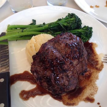 The Restaurant at Ponte - Top Sirloin with sautéed broccoli and mashed potatoes - New American Near Me - Temecula, California The Restaurant at Ponte - Top Sirloin with sautéed broccoli and mashed potatoes - New American Near Me - Temecula, California