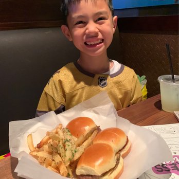 Yard House - CHEESE Sliders! - New American Near Me - Las Vegas, Nevada