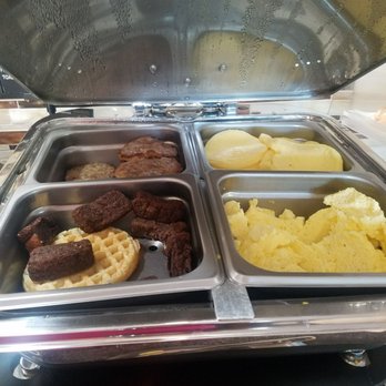 Best Western Winchester Hotel - eggs scrambled, sandwiche eggs ,sausg, waffles and French toast - Hotels Near Me - Winchester, Kentucky