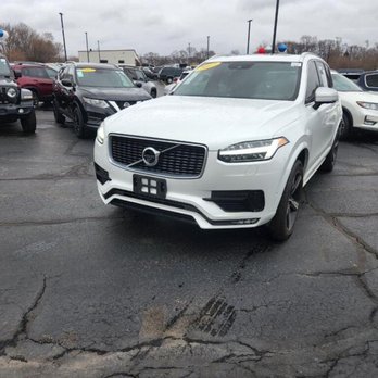 Chrysler Jeep Dodge Ram - One of the exterior pics they texted me before I arrived. Again, I was a super serious buyer. - Car Dealers Near Me - Crystal Lake, Illinois