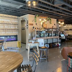 SummeRay Wine Bar & Local Eatery - Beautiful decor