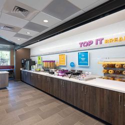 Tru by Hilton Eugene - Breakfast Area