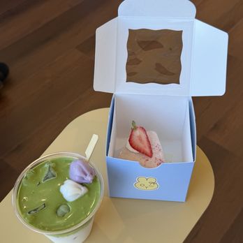 Joy Cakes Co - ggultteok matcha & strawberry mochi cake - Patisserie/Cake Shop Near Me - Artesia, California Joy Cakes Co - ggultteok matcha & strawberry mochi cake - Patisserie/Cake Shop Near Me - Artesia, California