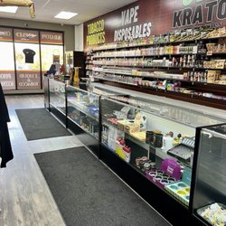 GRAYTON smoke & cigar