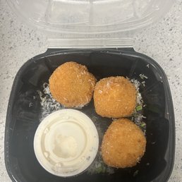 Mac N' Cheese Balls Very underwhelming! Mac N' Cheese Balls Very underwhelming!