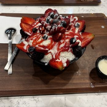 Sul & Beans - Yogurt Berry Bowl - Desserts Near Me - Cupertino, California Sul & Beans - Yogurt Berry Bowl - Desserts Near Me - Cupertino, California