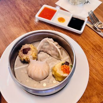 Morimoto Asia Waikiki - Assorted dim sum platter - Asian Fusion Near Me - Honolulu, Hawaii Morimoto Asia Waikiki - Assorted dim sum platter - Asian Fusion Near Me - Honolulu, Hawaii