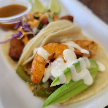 Tacos Don Pillo - Super bomb fish and shrimp tacos - Tacos Near Me - Altadena, California