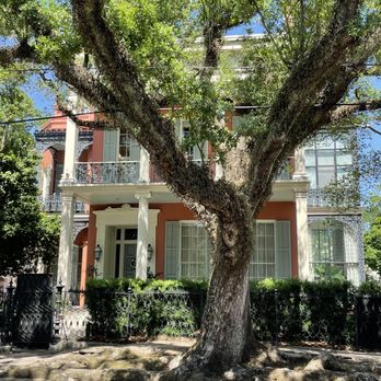 Two Chicks Walking Tours - Ann Rice House - Walking Tours Near Me - New Orleans, Louisiana Two Chicks Walking Tours - Ann Rice House - Walking Tours Near Me - New Orleans, Louisiana