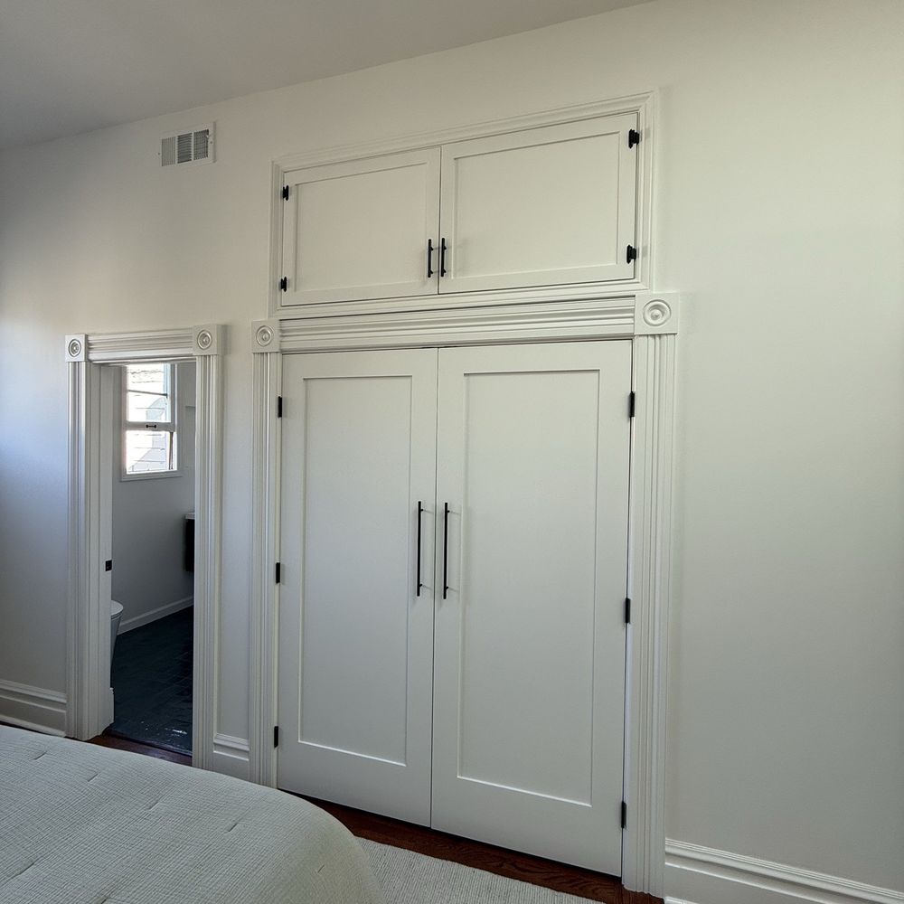 Vidales Remodeling And Construction - Bedroom after - new closet - Carpenters Near Me Vidales Remodeling And Construction - Bedroom after - new closet - Carpenters Near Me