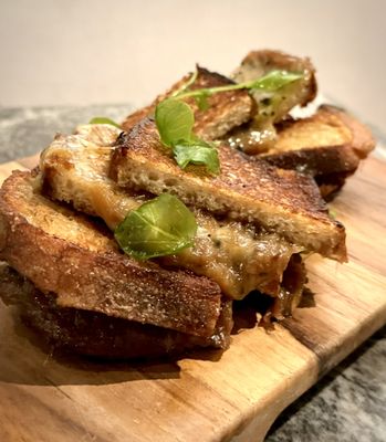 RO Restaurant & Lounge by null